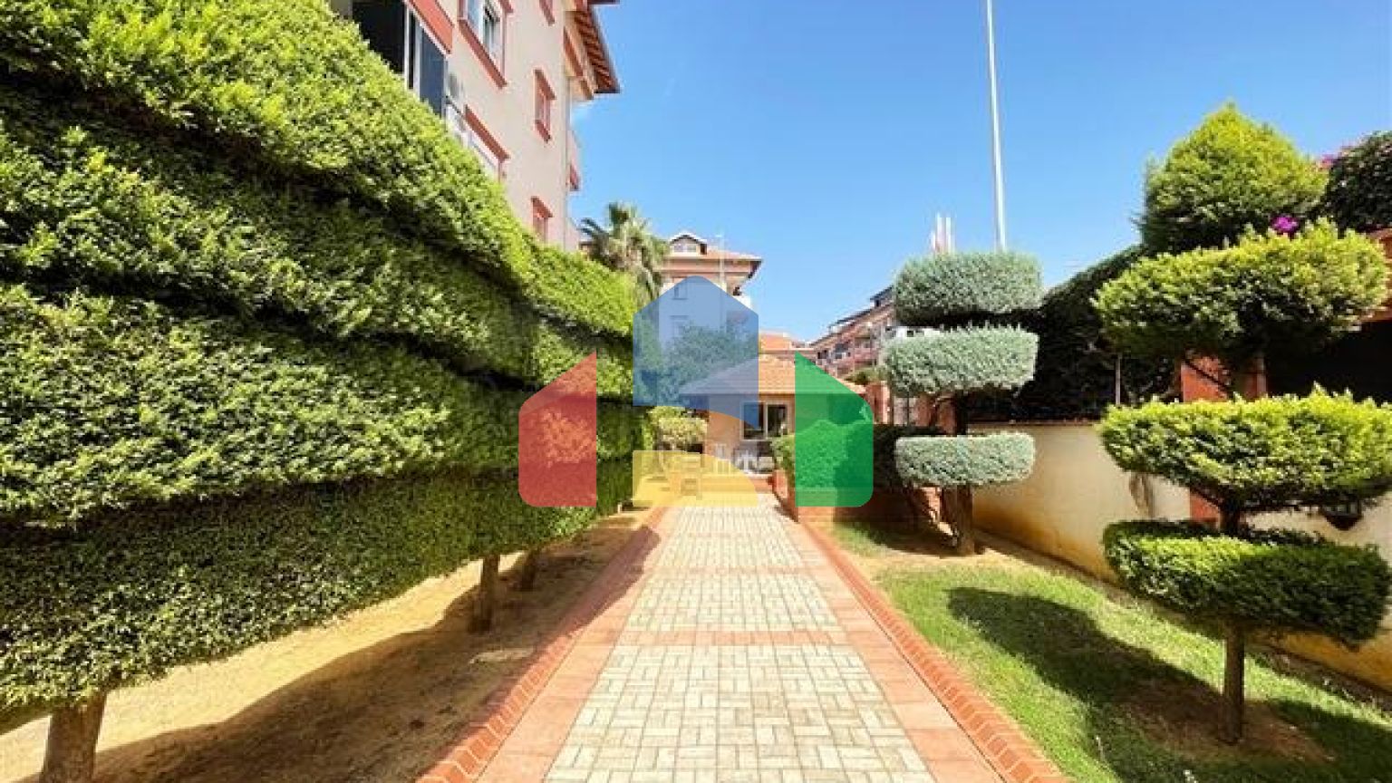 Просторные апартаменты в центральном Оба