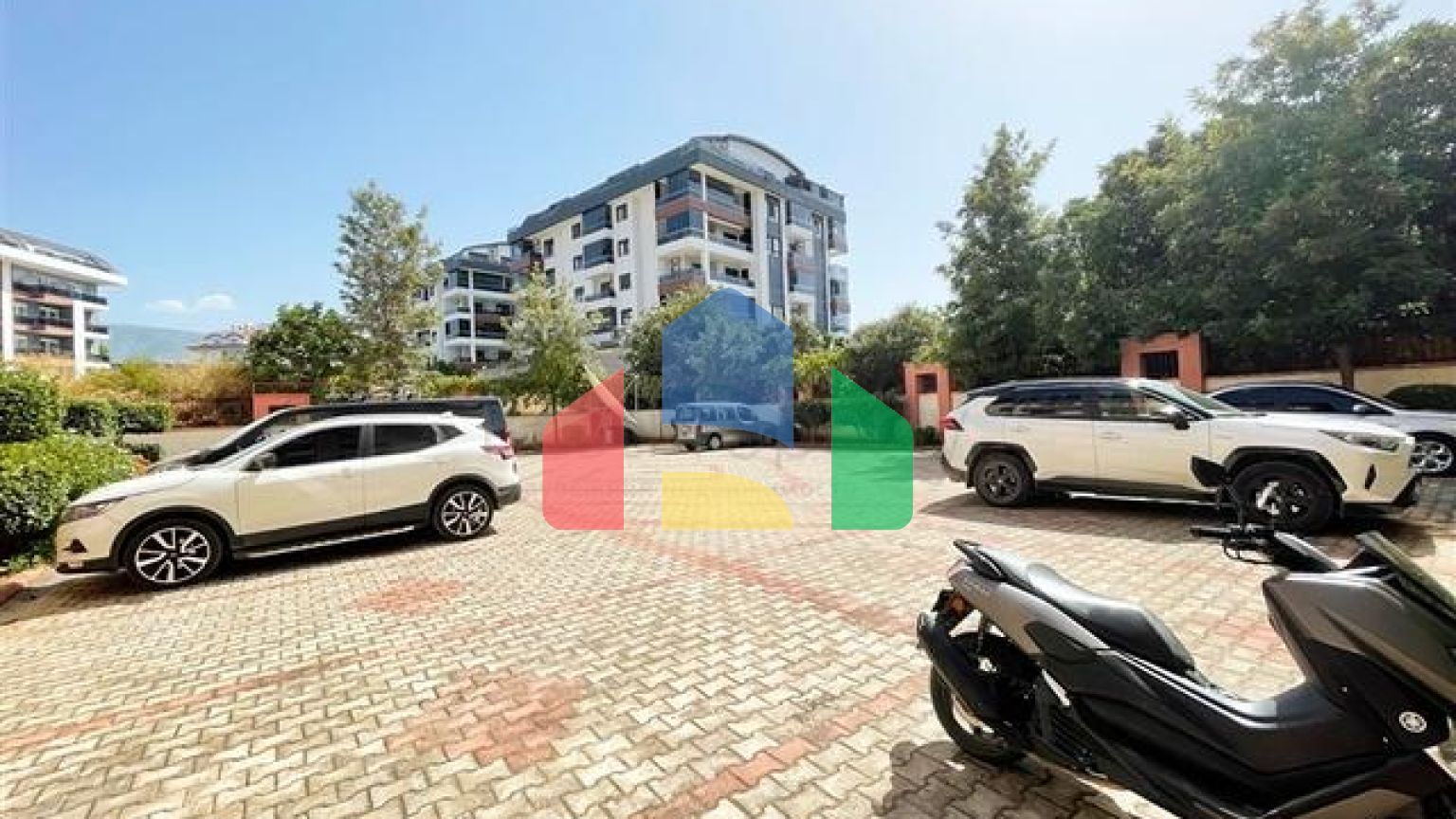 Просторные апартаменты в центральном Оба