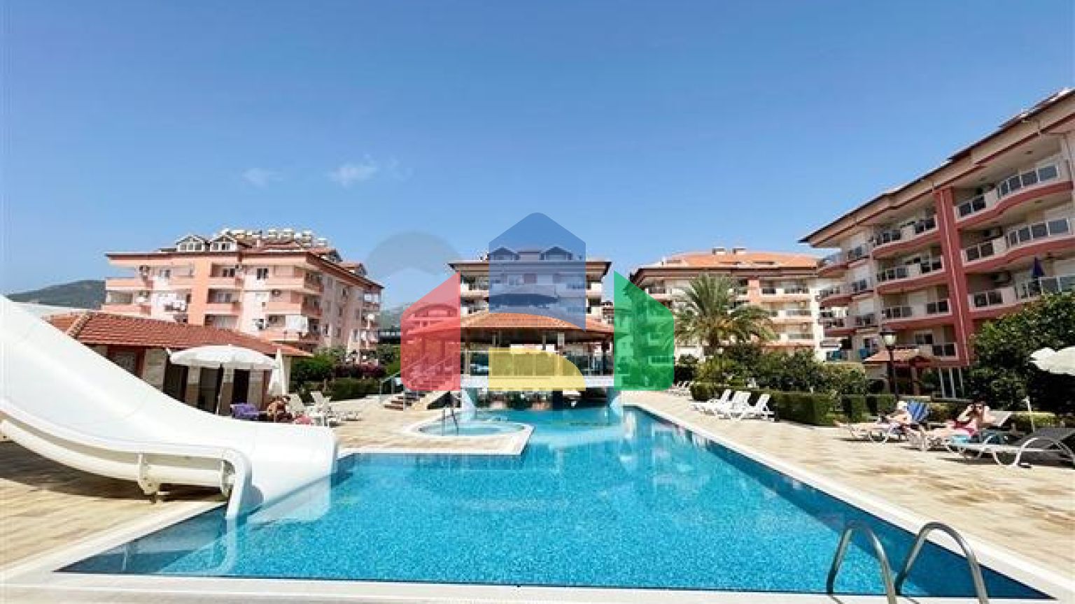 Просторные апартаменты в центральном Оба