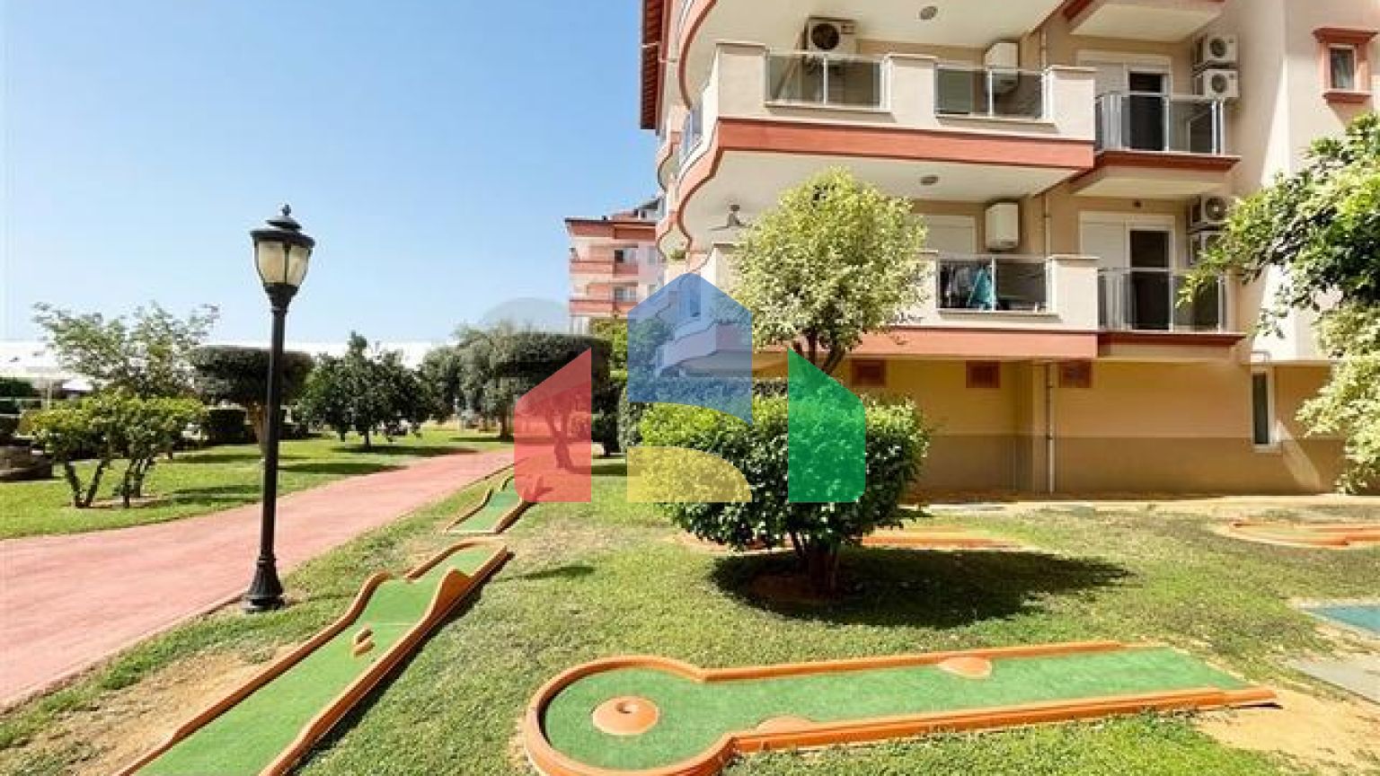 Просторные апартаменты в центральном Оба