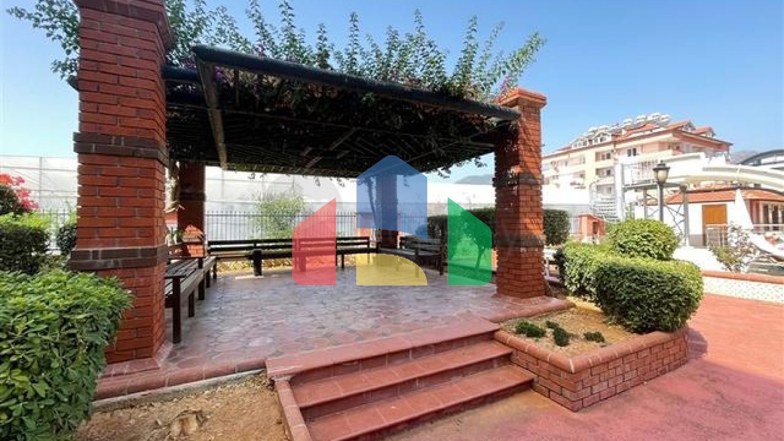 Просторные апартаменты в центральном Оба