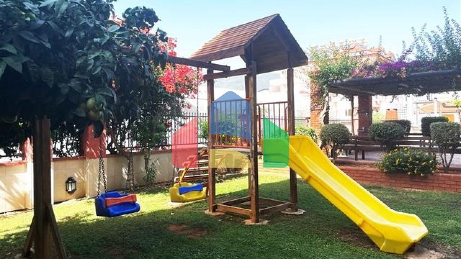 Просторные апартаменты в центральном Оба