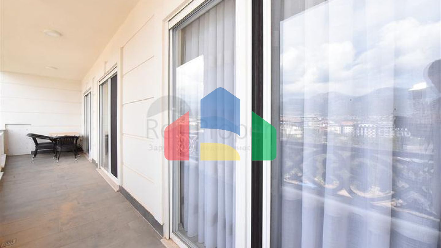 Трикімнатна мебльована квартира в районі Оба