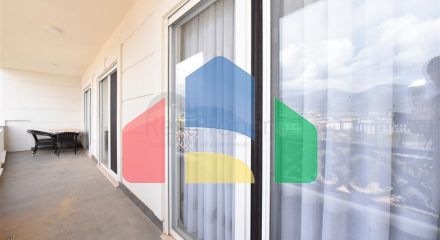 Трикімнатна мебльована квартира в районі Оба