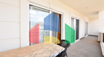 Трикімнатна мебльована квартира в районі Оба