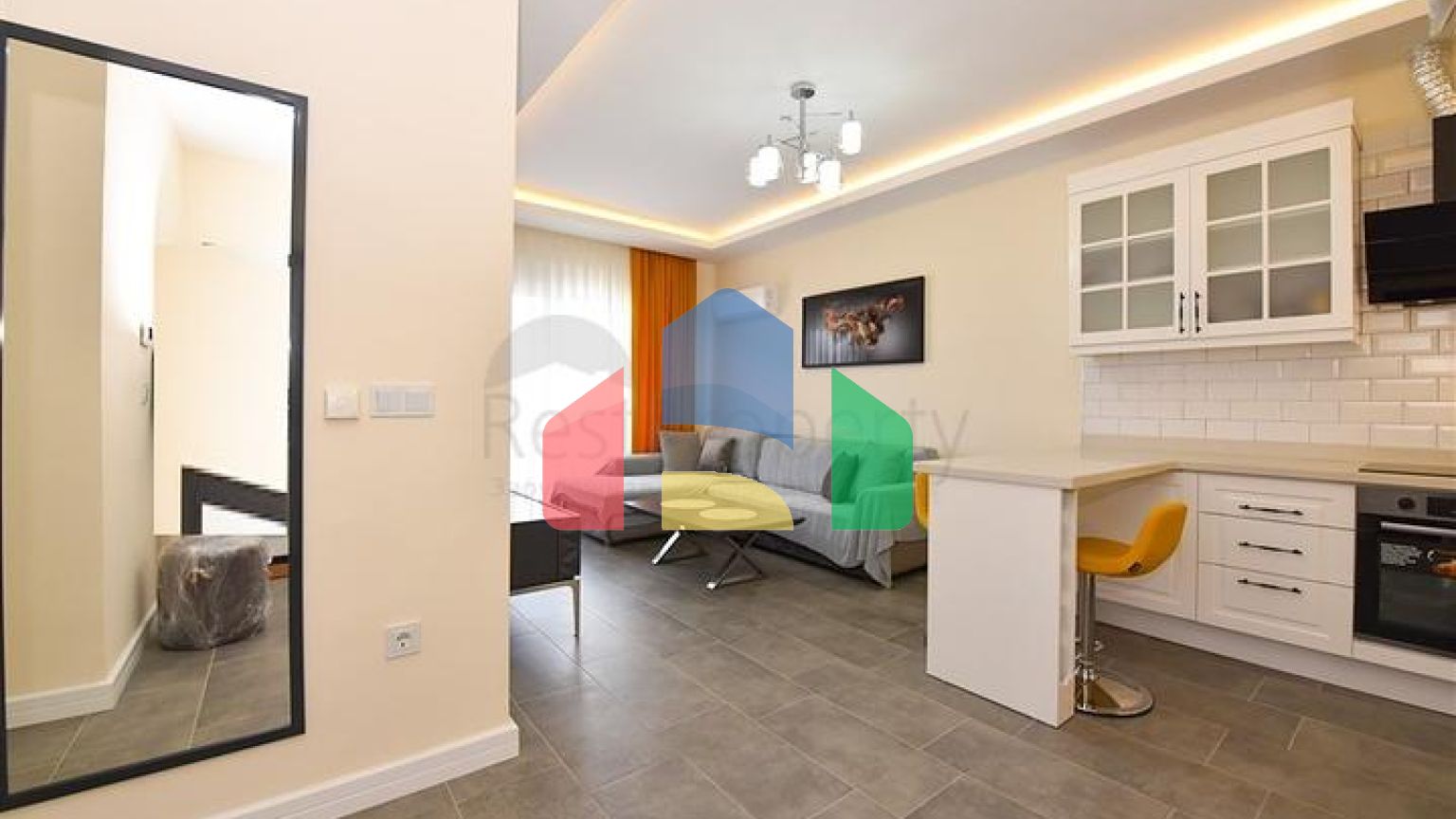 Трикімнатна мебльована квартира в районі Оба