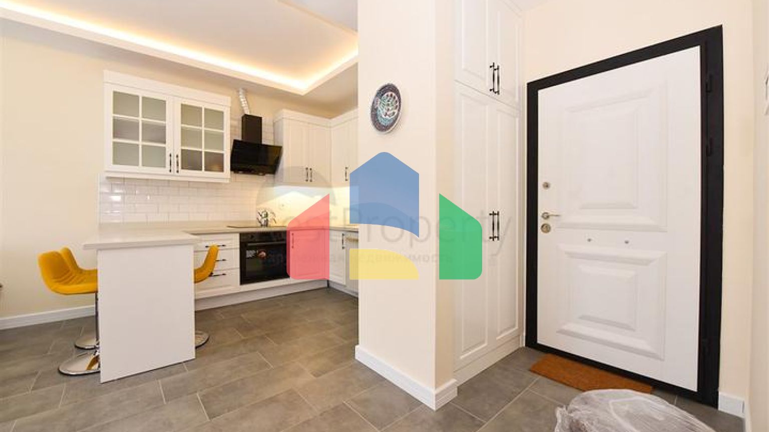 Трикімнатна мебльована квартира в районі Оба