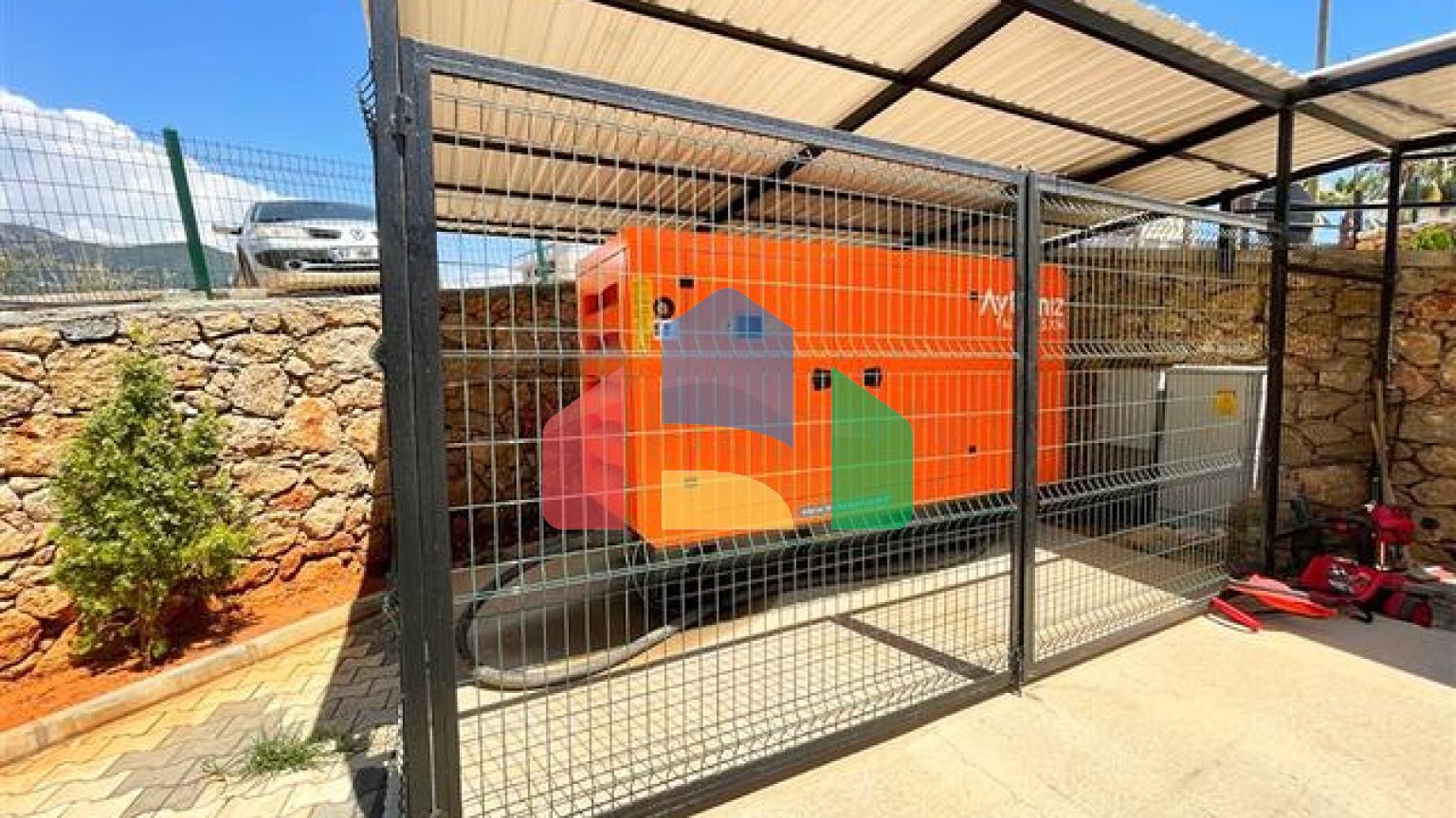 Трикімнатна мебльована квартира в районі Оба