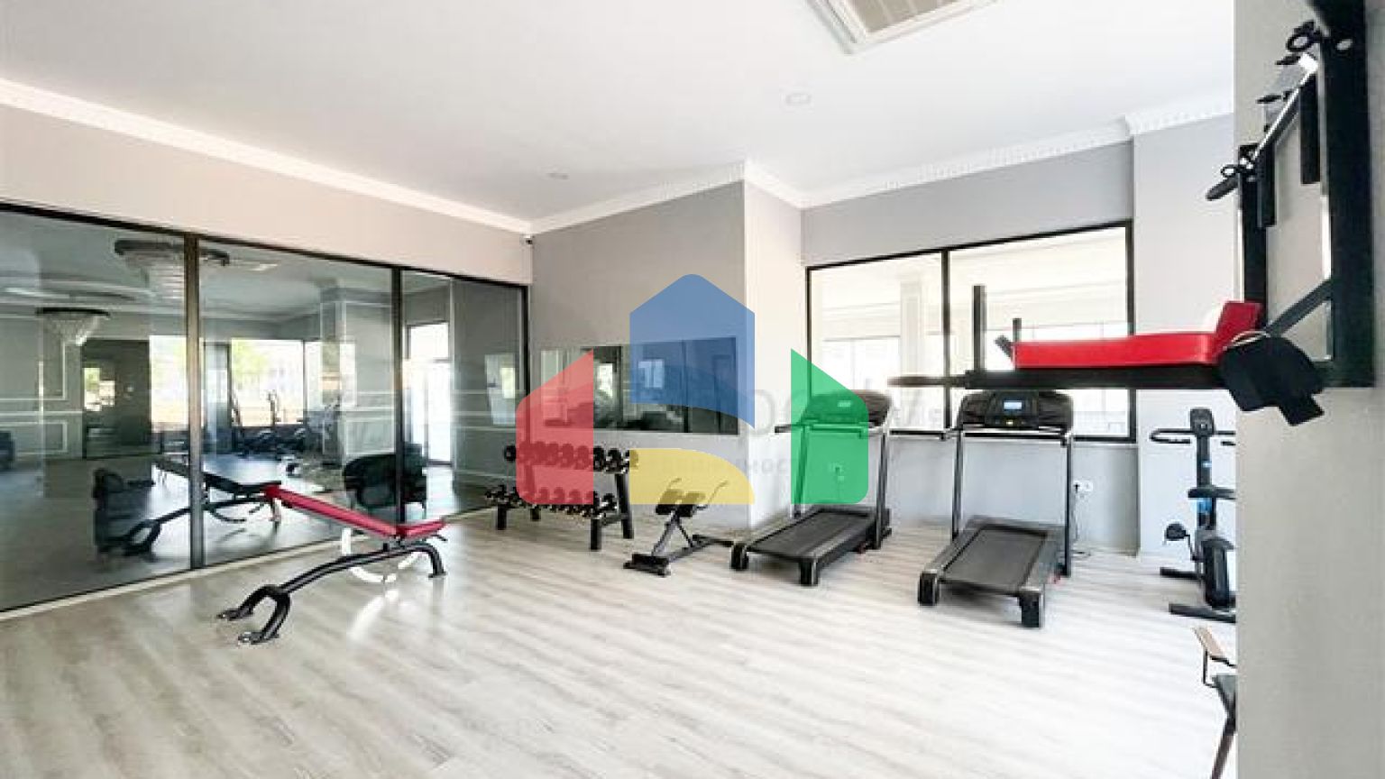 Трикімнатна мебльована квартира в районі Оба