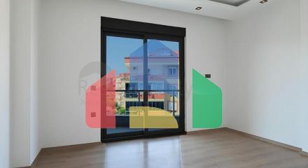 Сучасна квартира 1 + 1 поруч з пляжем в районі Оба