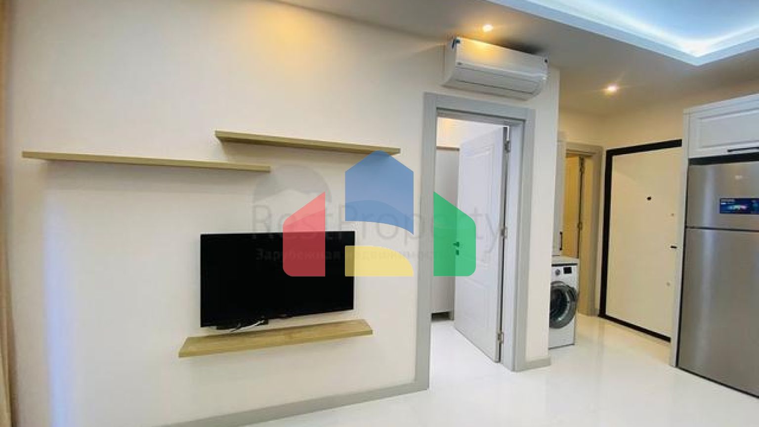 Унікальна квартира 1 + 1 з виходом в сад