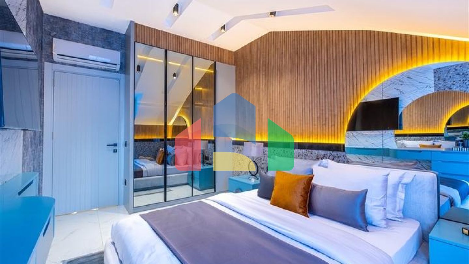 Просторий пентхаус з меблями в престижному районі Оба