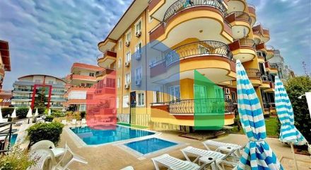 Spacious 4+1 penthouse from the owner, 300 meters from the sea in the Oba area