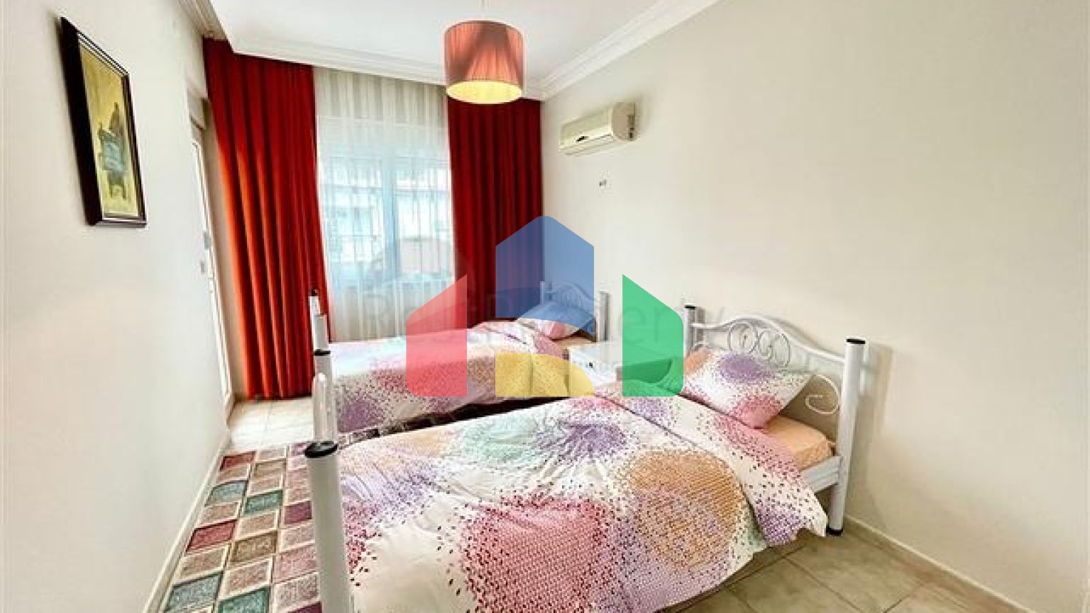 Просторный пентхаус от собственника 4+1 в 300 метрах от моря в районе Оба