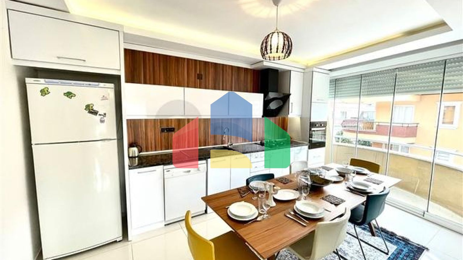 Просторный пентхаус от собственника 4+1 в 300 метрах от моря в районе Оба