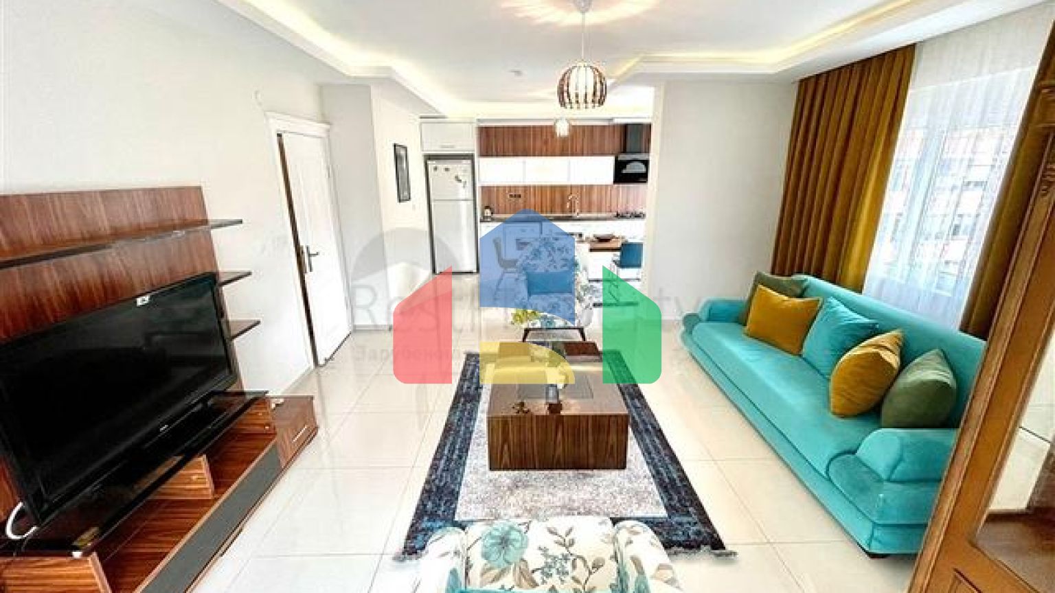 Просторный пентхаус от собственника 4+1 в 300 метрах от моря в районе Оба