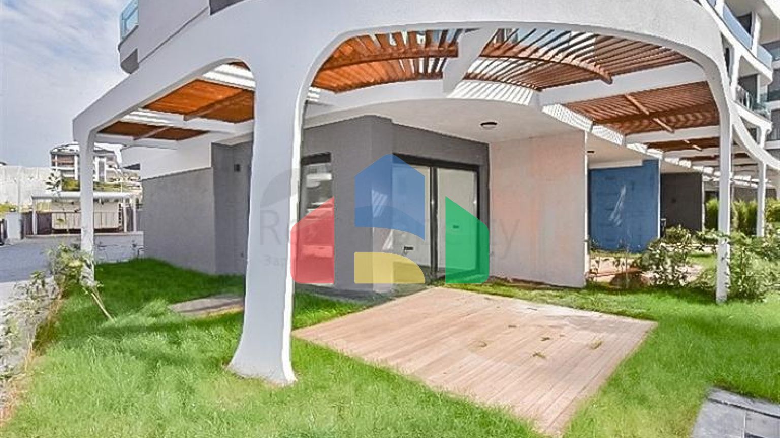 Квартира 1+1 с выходом в сад в районе Оба