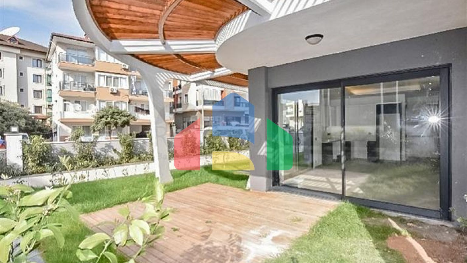 Квартира 1+1 с выходом в сад в районе Оба