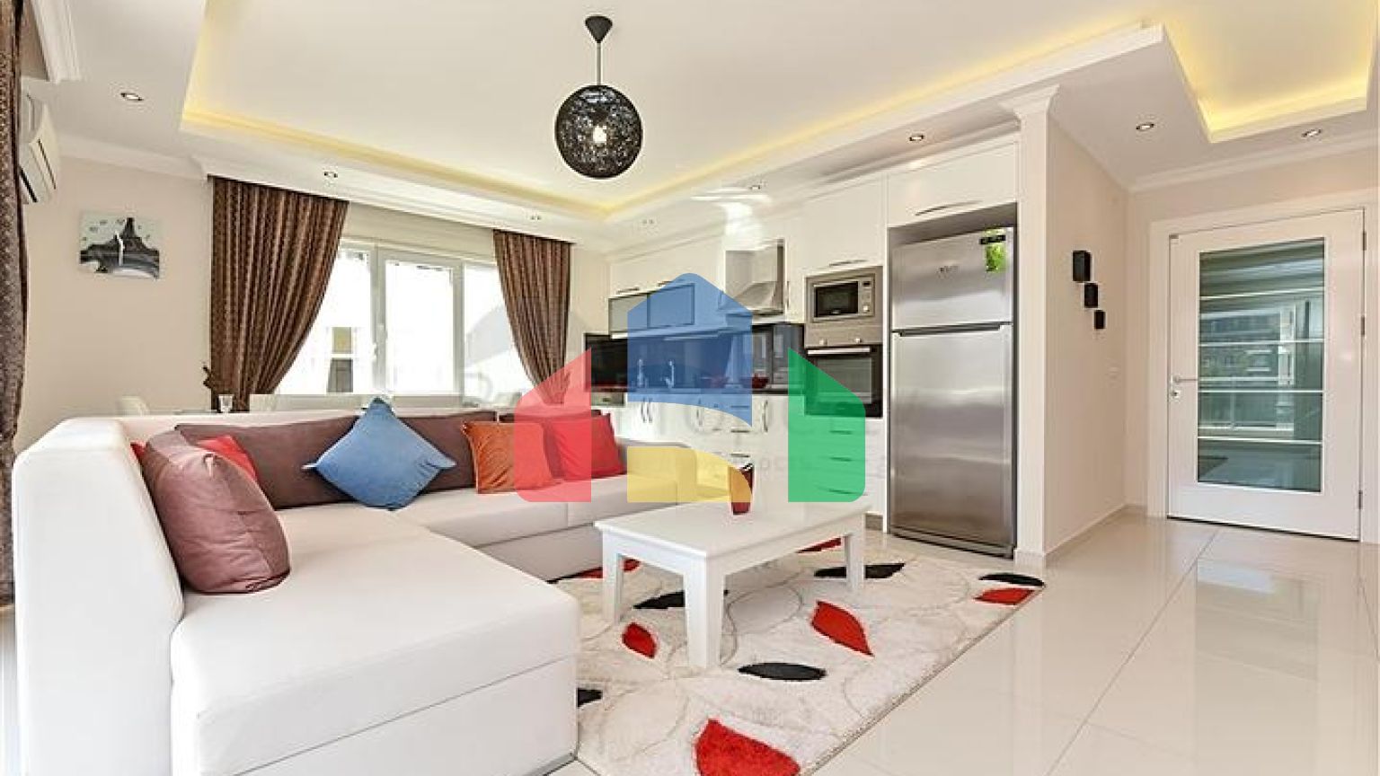 Трехкомнатная квартира в 150 метрах от моря