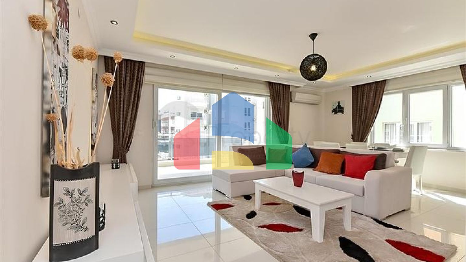 Трехкомнатная квартира в 150 метрах от моря