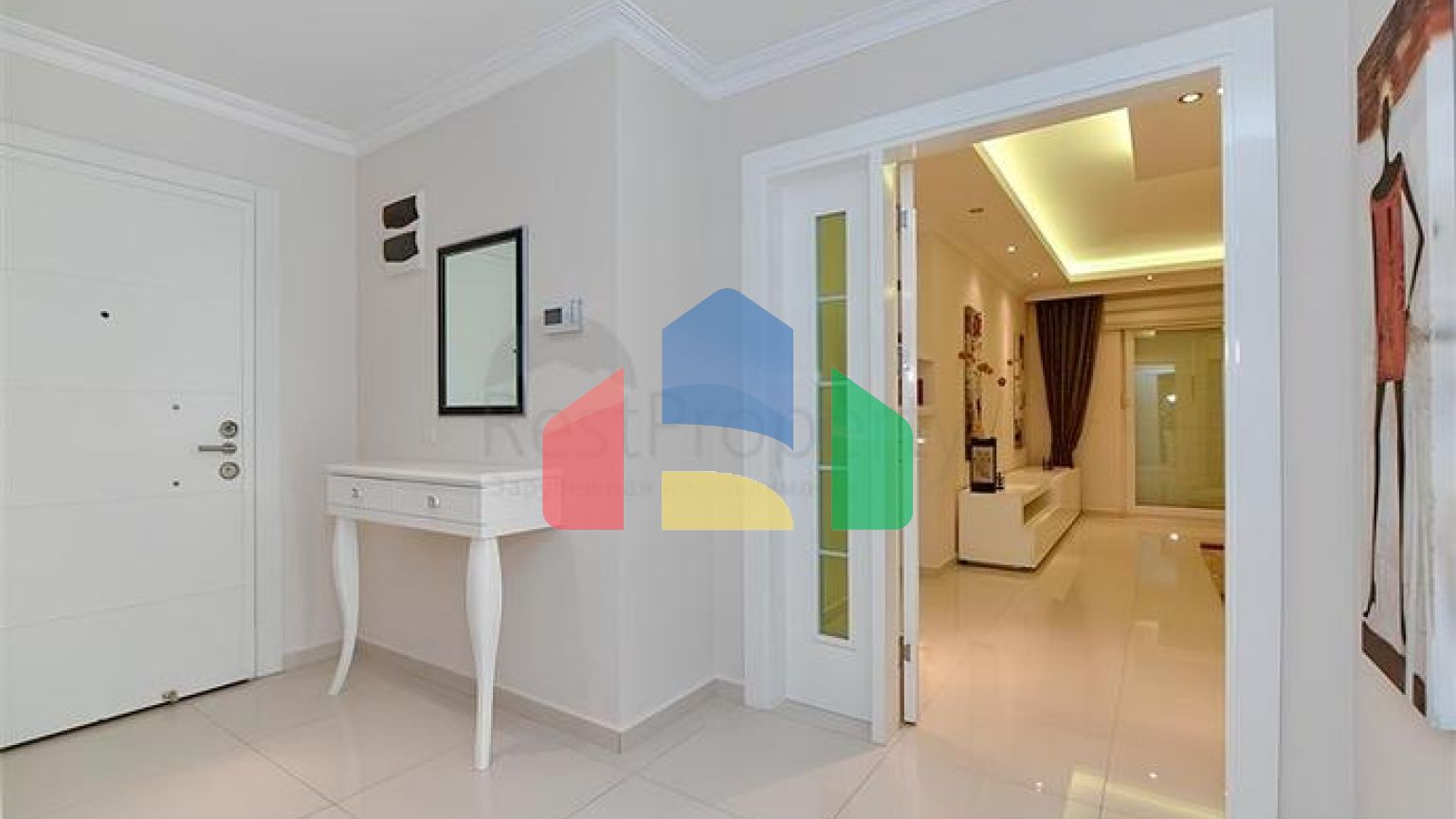 Трехкомнатная квартира в 150 метрах от моря