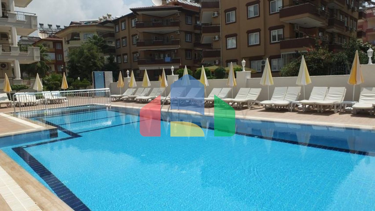 Трехкомнатная квартира в 150 метрах от моря