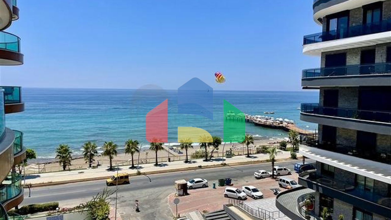 Шикарна квартира 3 + 1 з видом на море