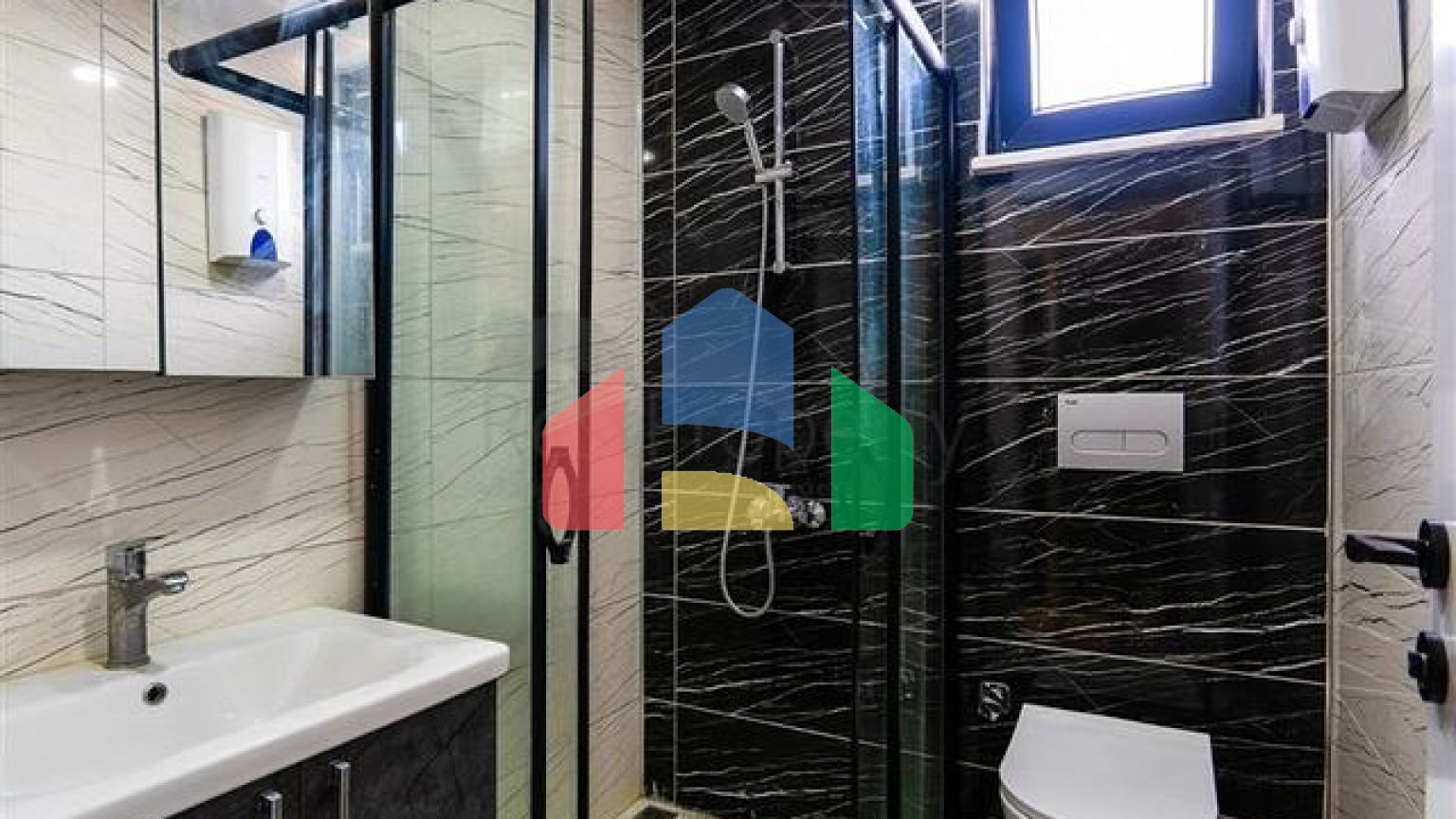 Нова квартира від власника плануванням 1 + 1 в районі Оба