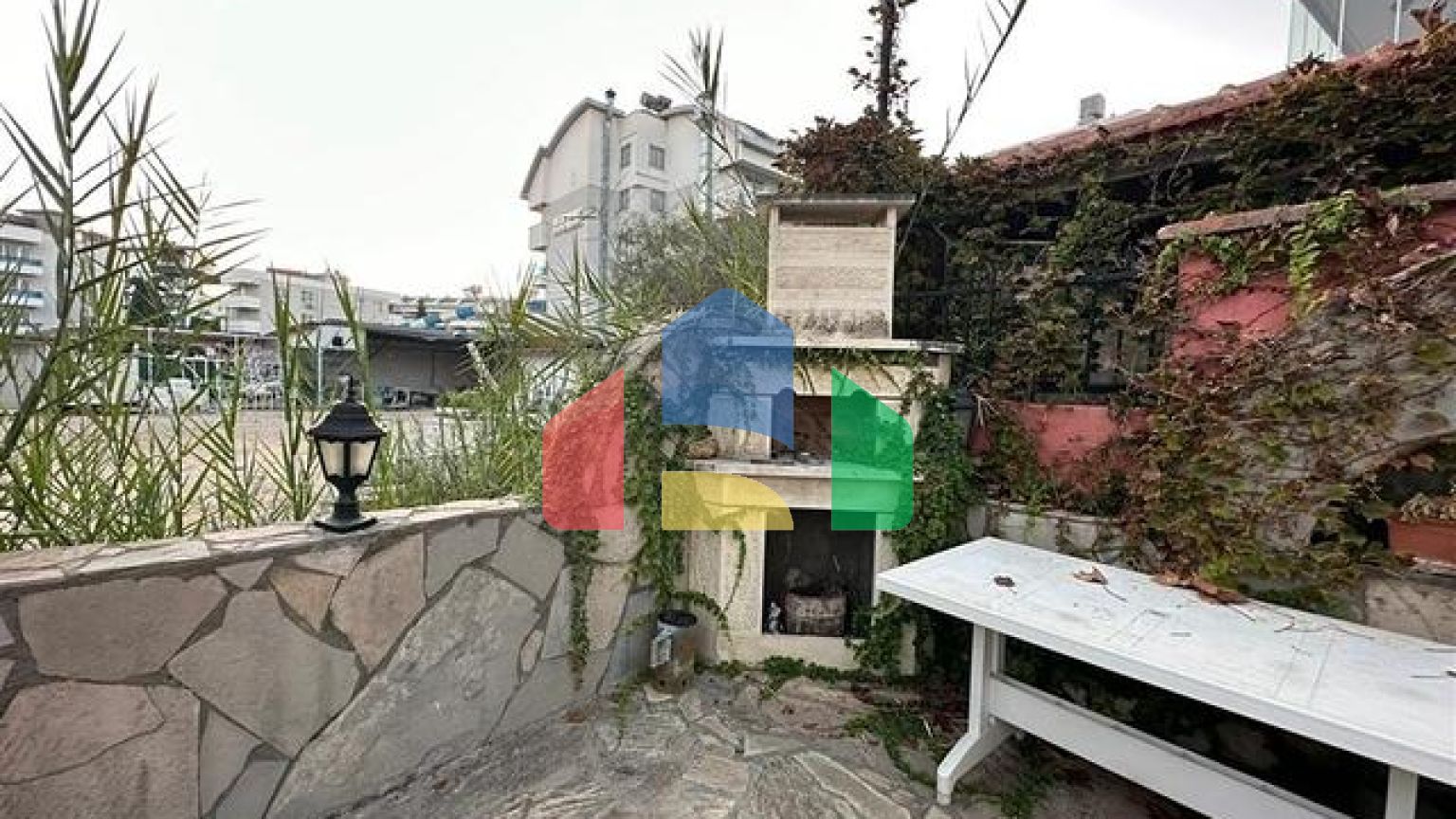 Просторий пентхаус 3 + 2 в районі Оба