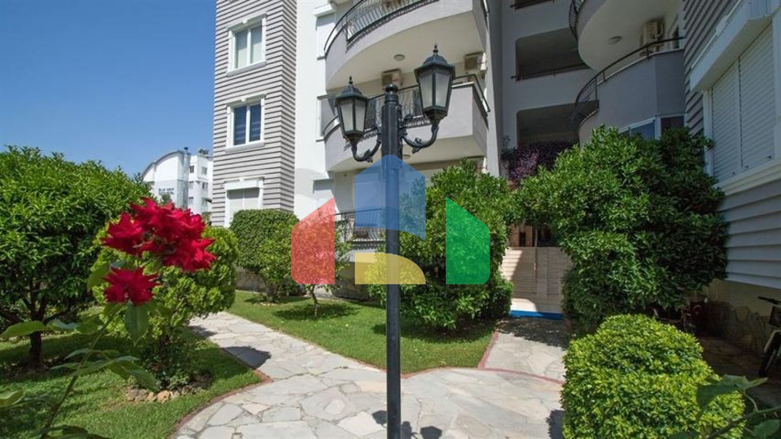 Просторий пентхаус 3 + 2 в районі Оба