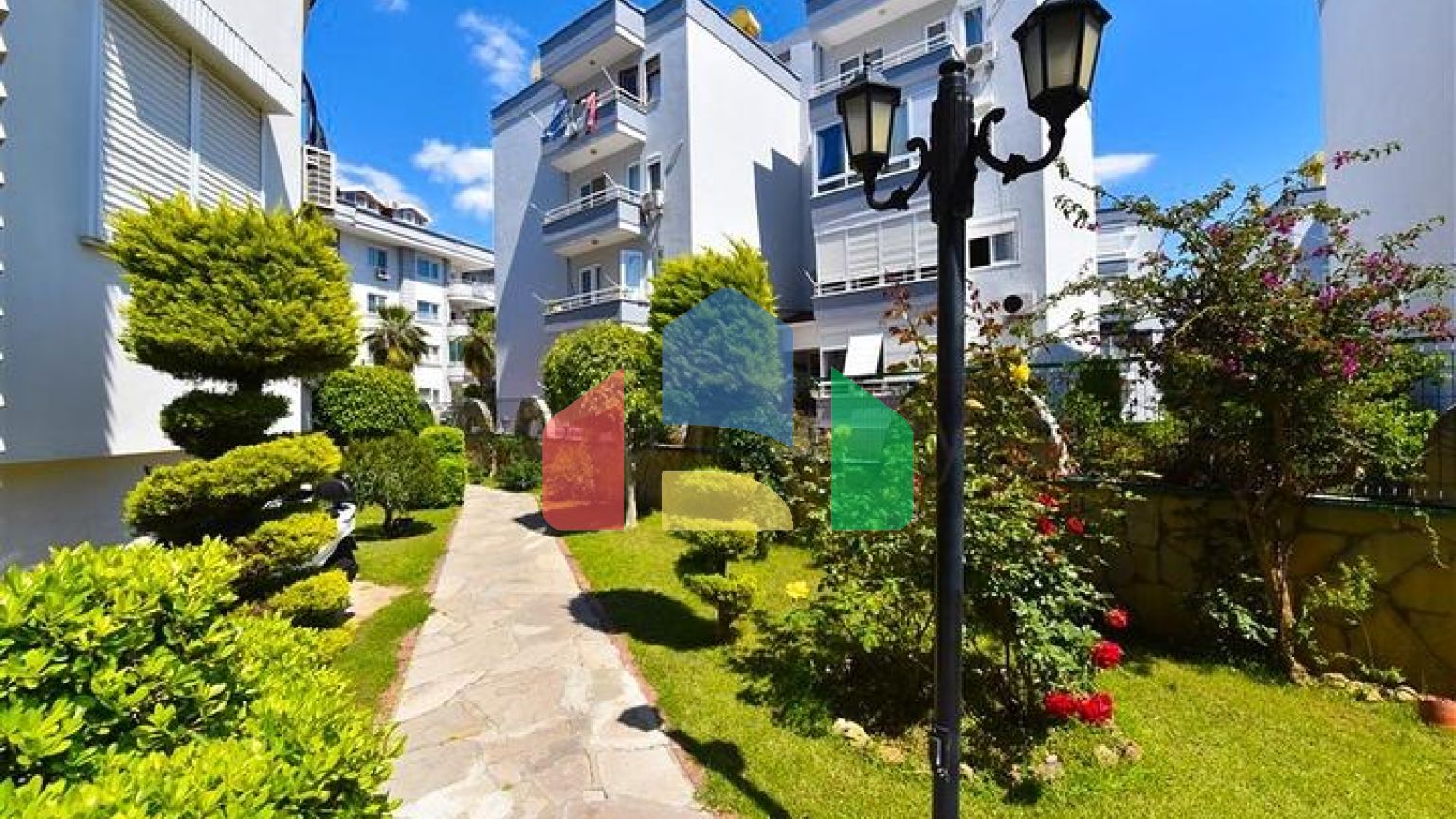 Просторий пентхаус 3 + 2 в районі Оба