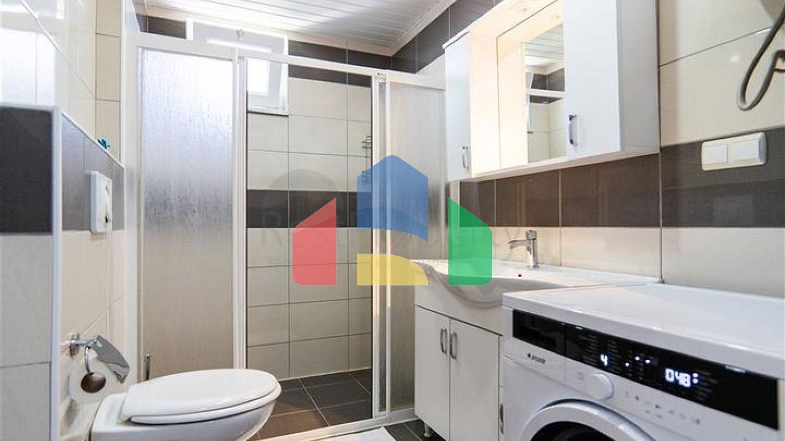 Затишна квартира 2 + 1 в будинку з басейном і зеленою територією