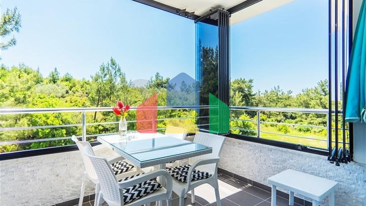 Затишна квартира 2 + 1 в будинку з басейном і зеленою територією