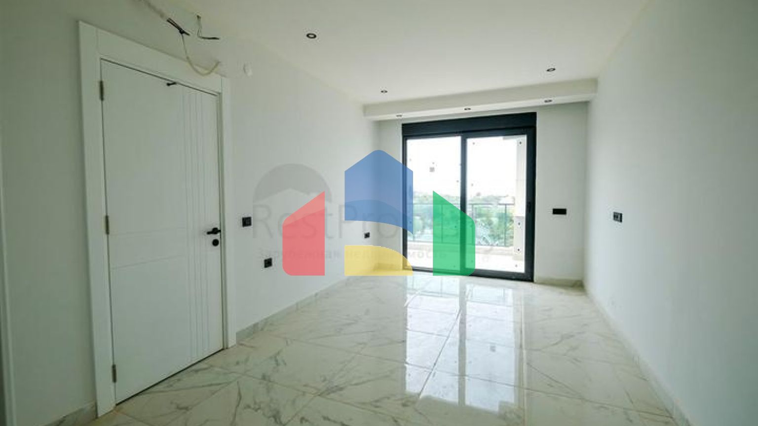 Пентхаус 2 + 1 з видом на море і фортеця Кале в районі Оба