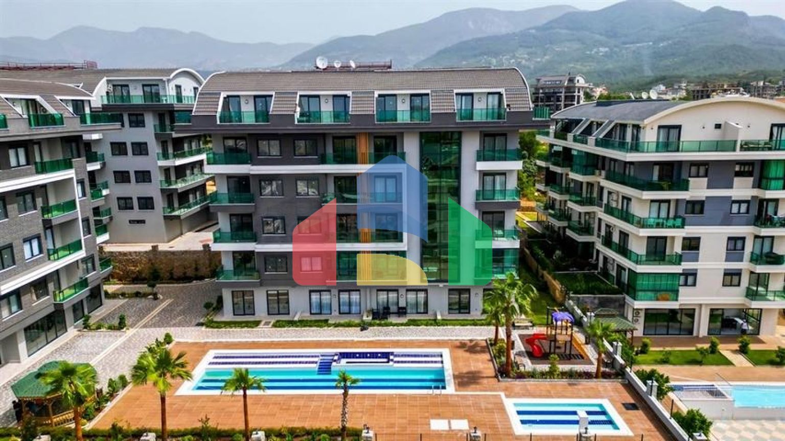 Пентхаус 2 + 1 з видом на море і фортеця Кале в районі Оба