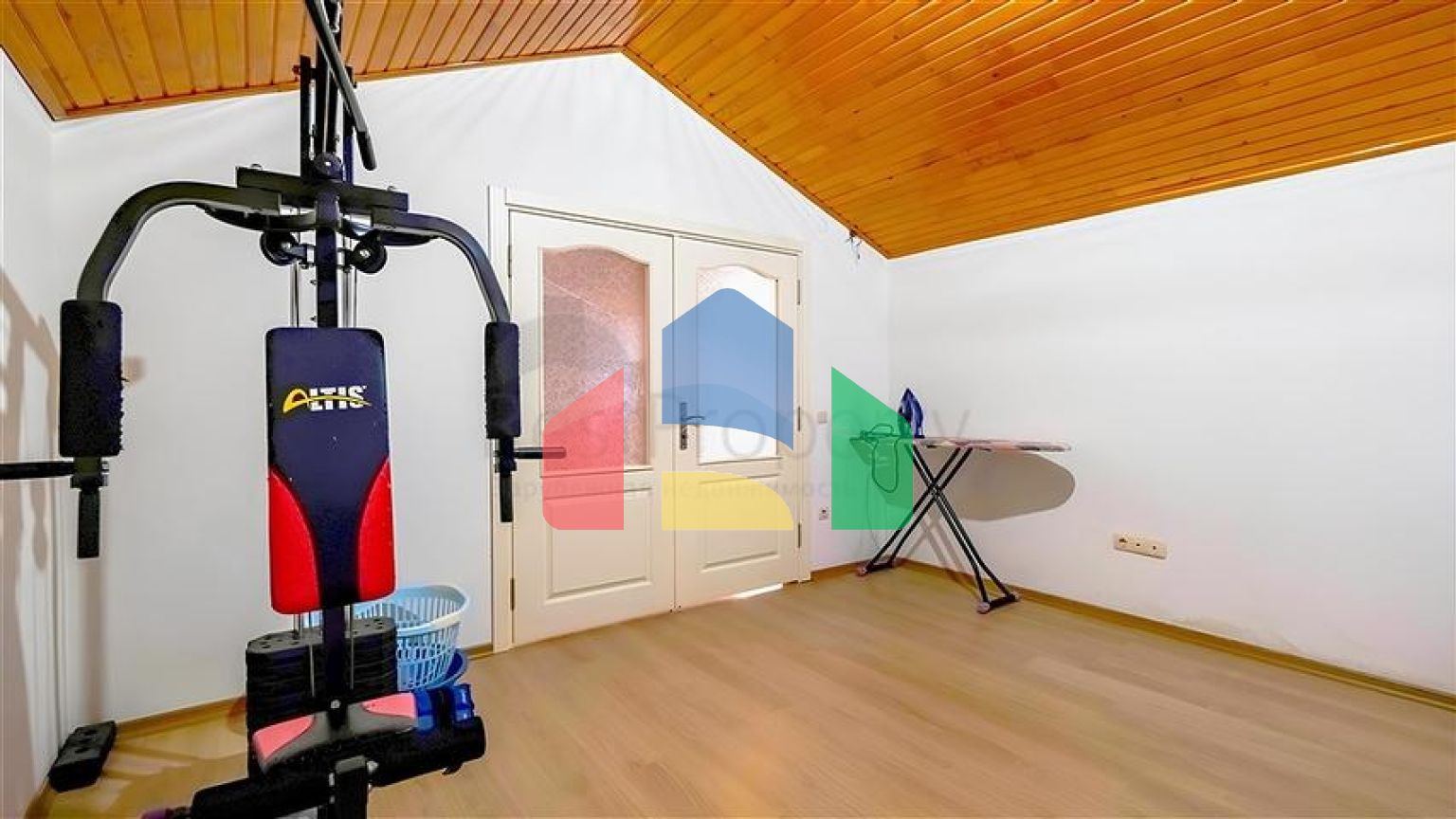 Просторная квартира 4+1 в районе Оба — для комфортной жизни у моря