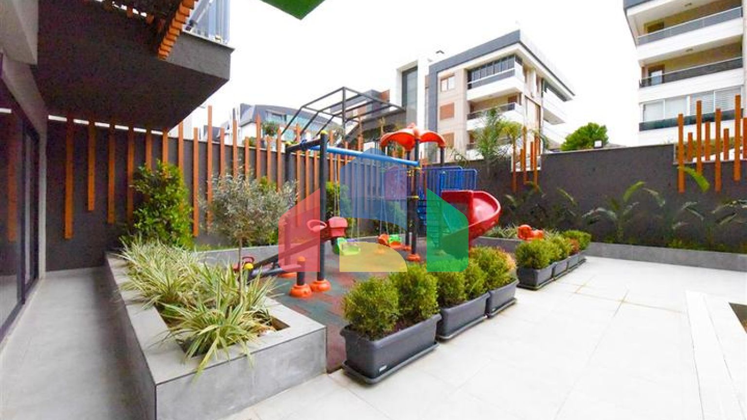 Апартаменти 4 + 1 в районі Оба