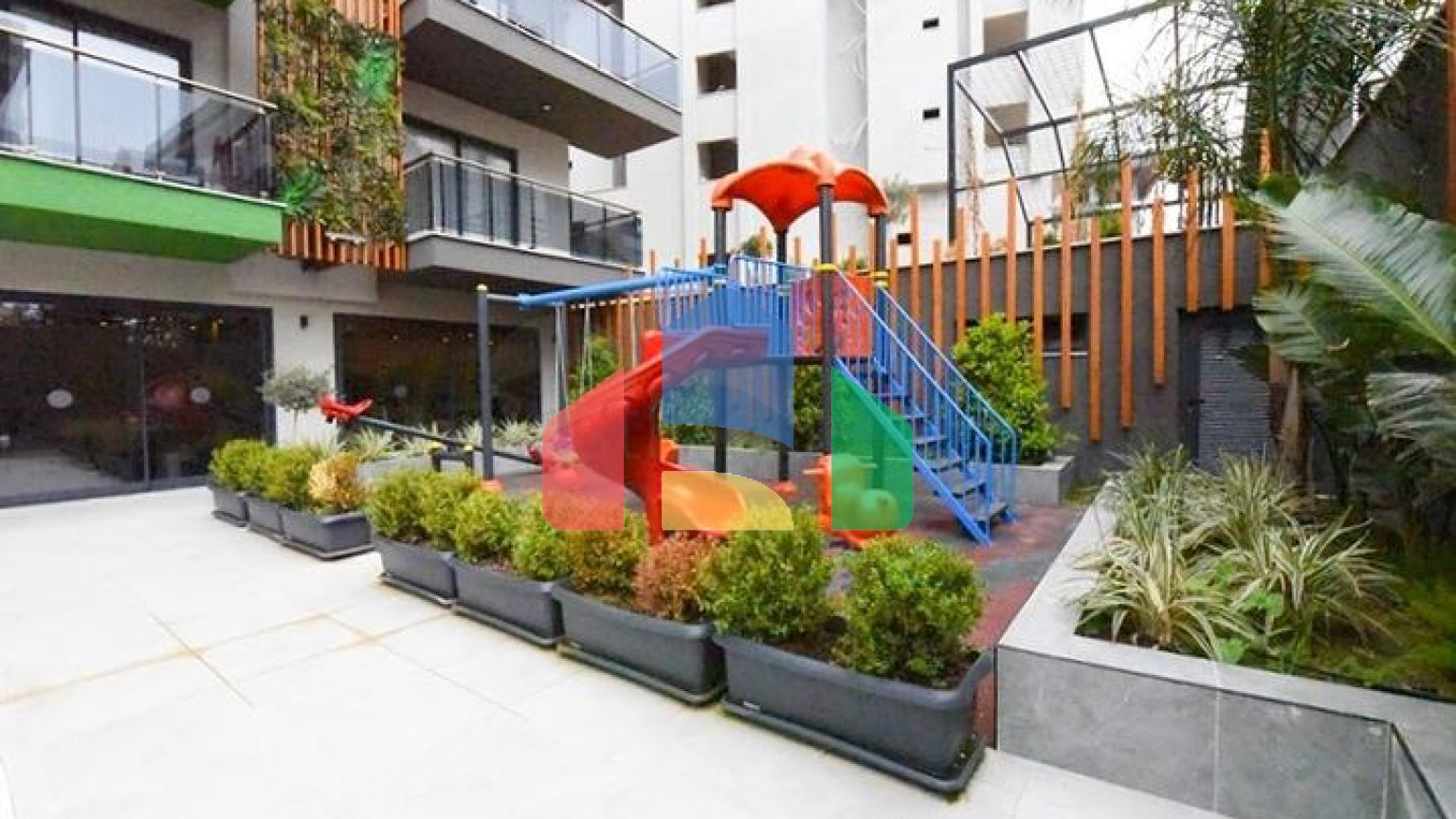 Апартаменти 4 + 1 в районі Оба