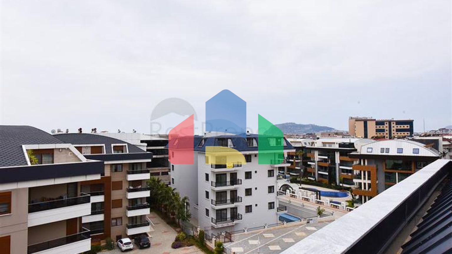 Апартаменти 4 + 1 в районі Оба