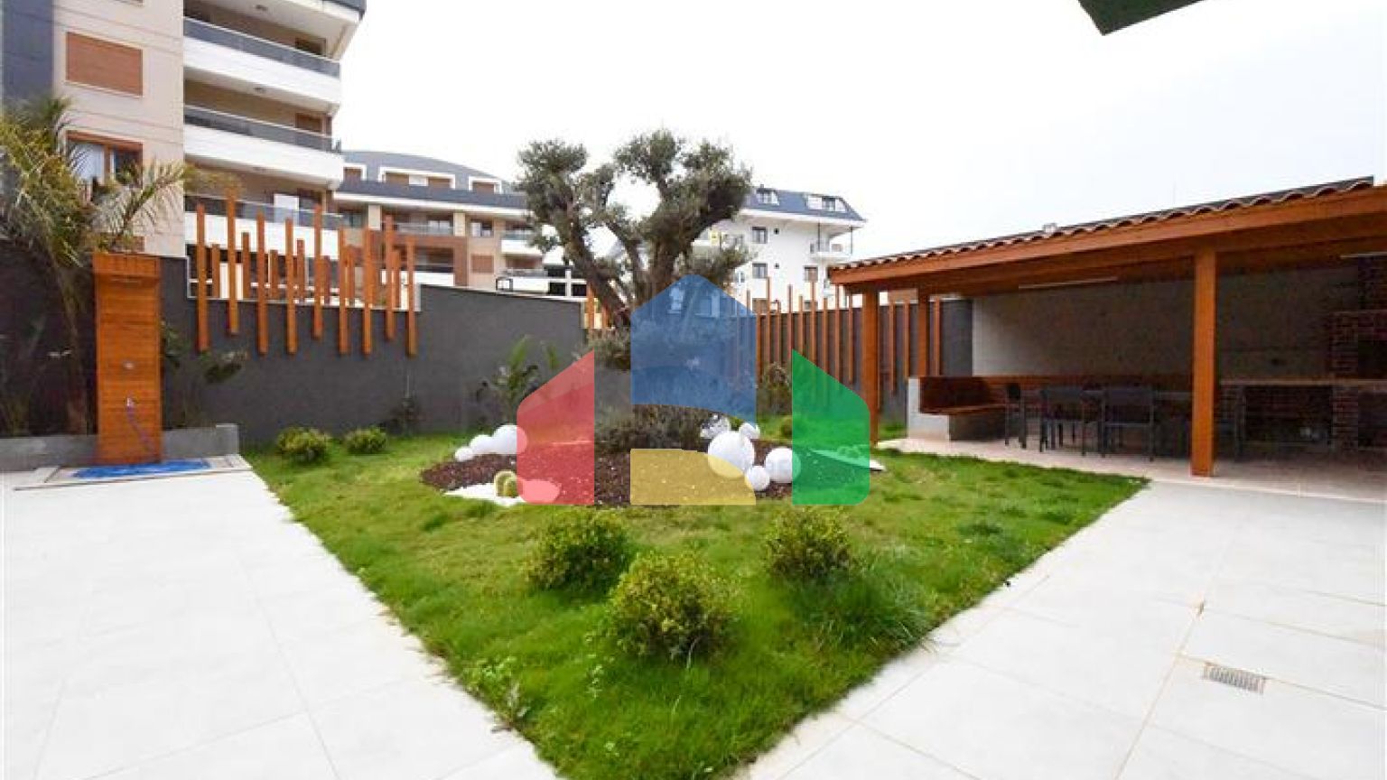 Апартаменти 4 + 1 в районі Оба