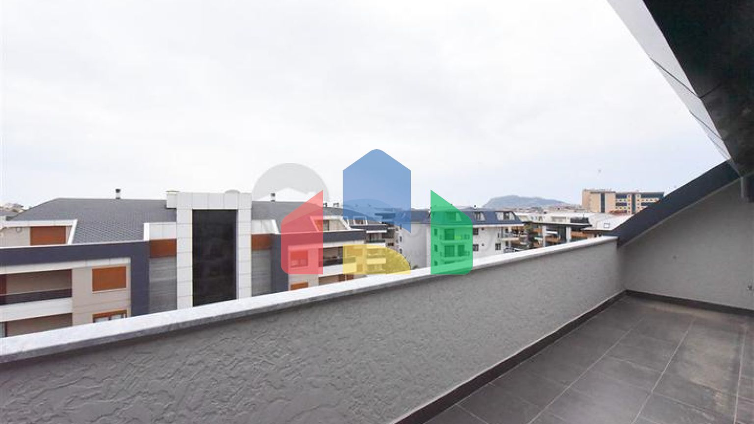 Апартаменти 4 + 1 в районі Оба