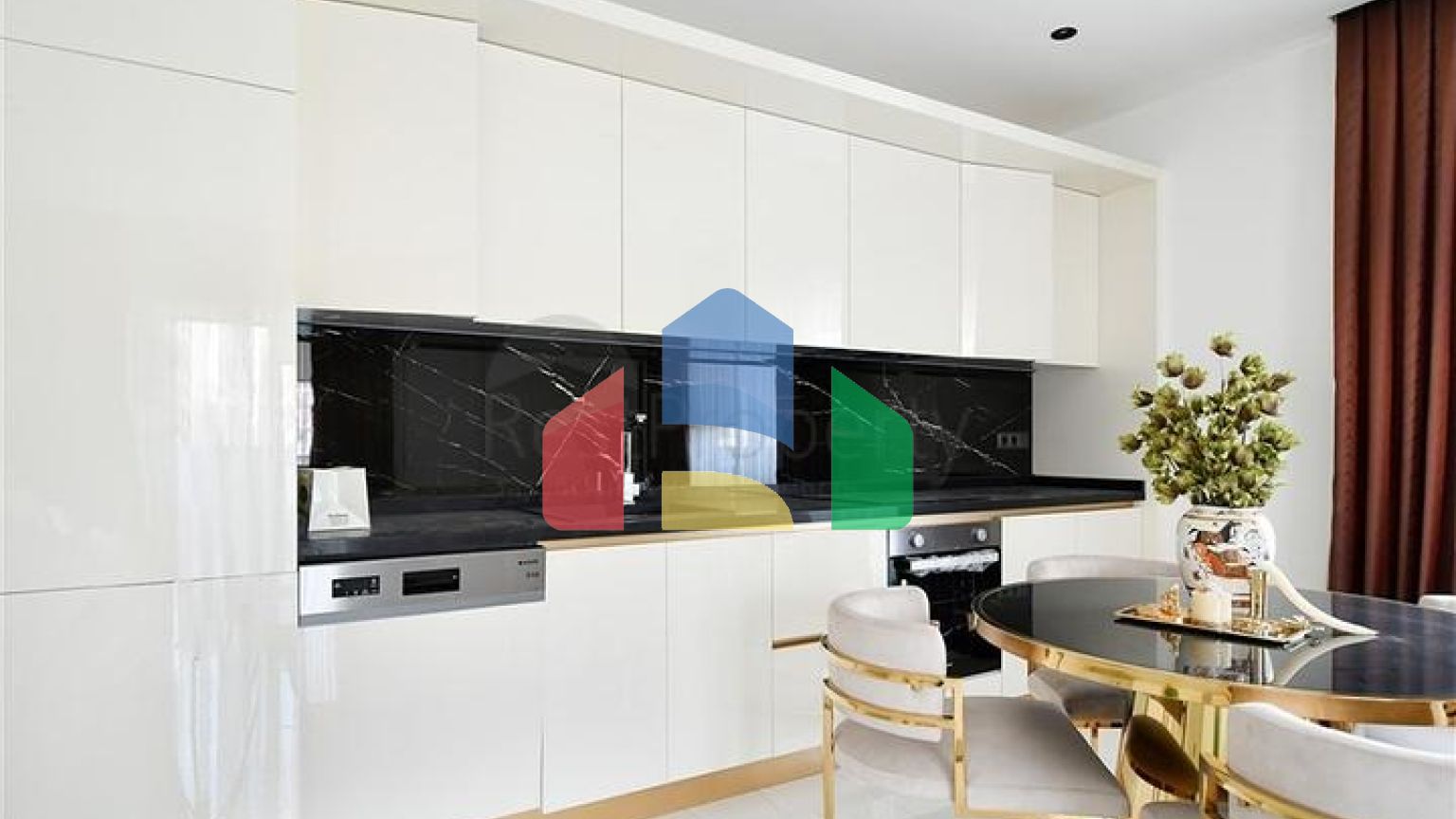 Трехкомнатная квартира в районе Оба