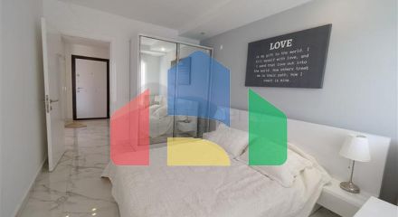 Затишна 1 + 1 з власною терасою в районі Оба