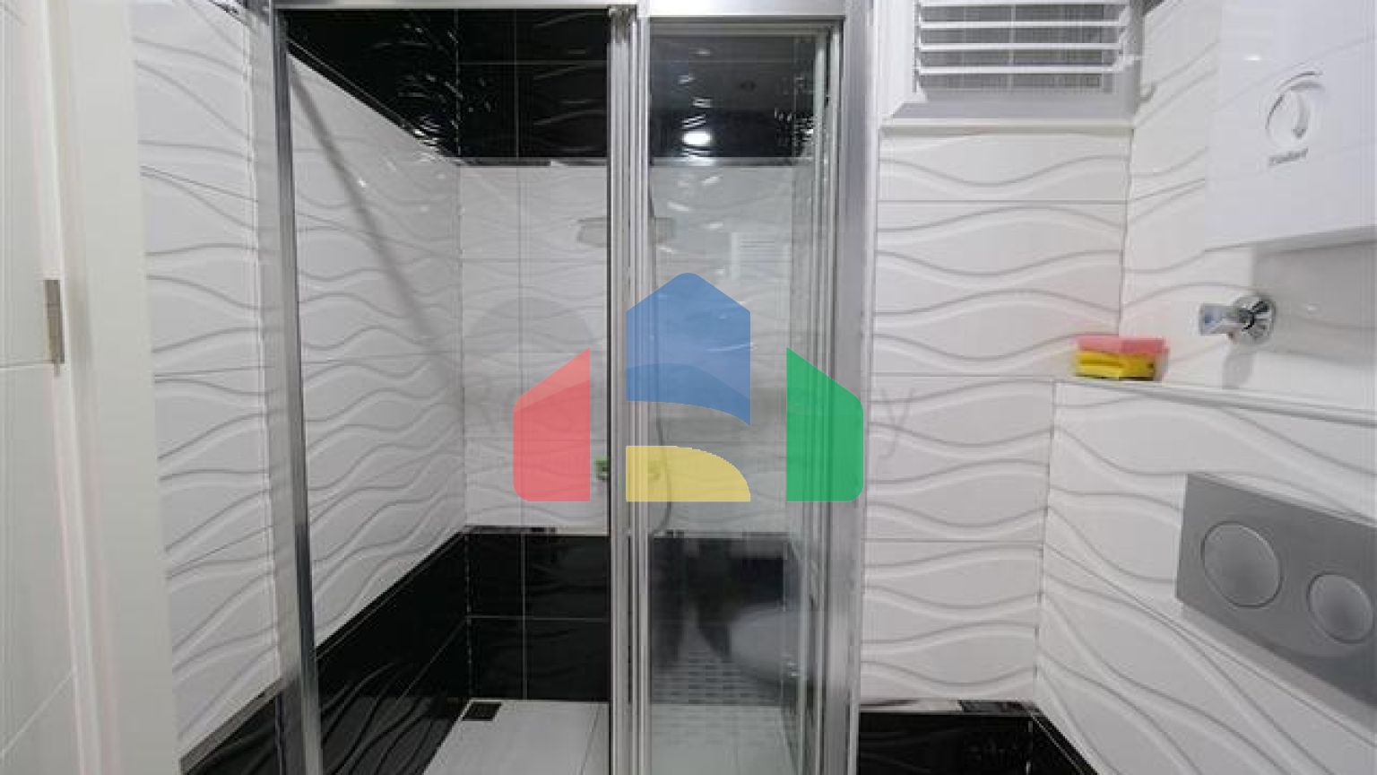 Затишна 1 + 1 з власною терасою в районі Оба