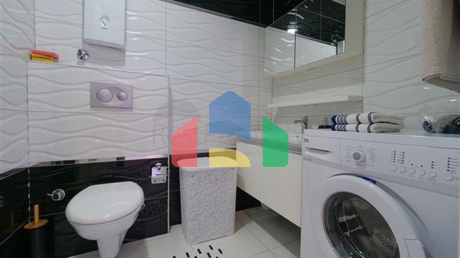 Затишна 1 + 1 з власною терасою в районі Оба