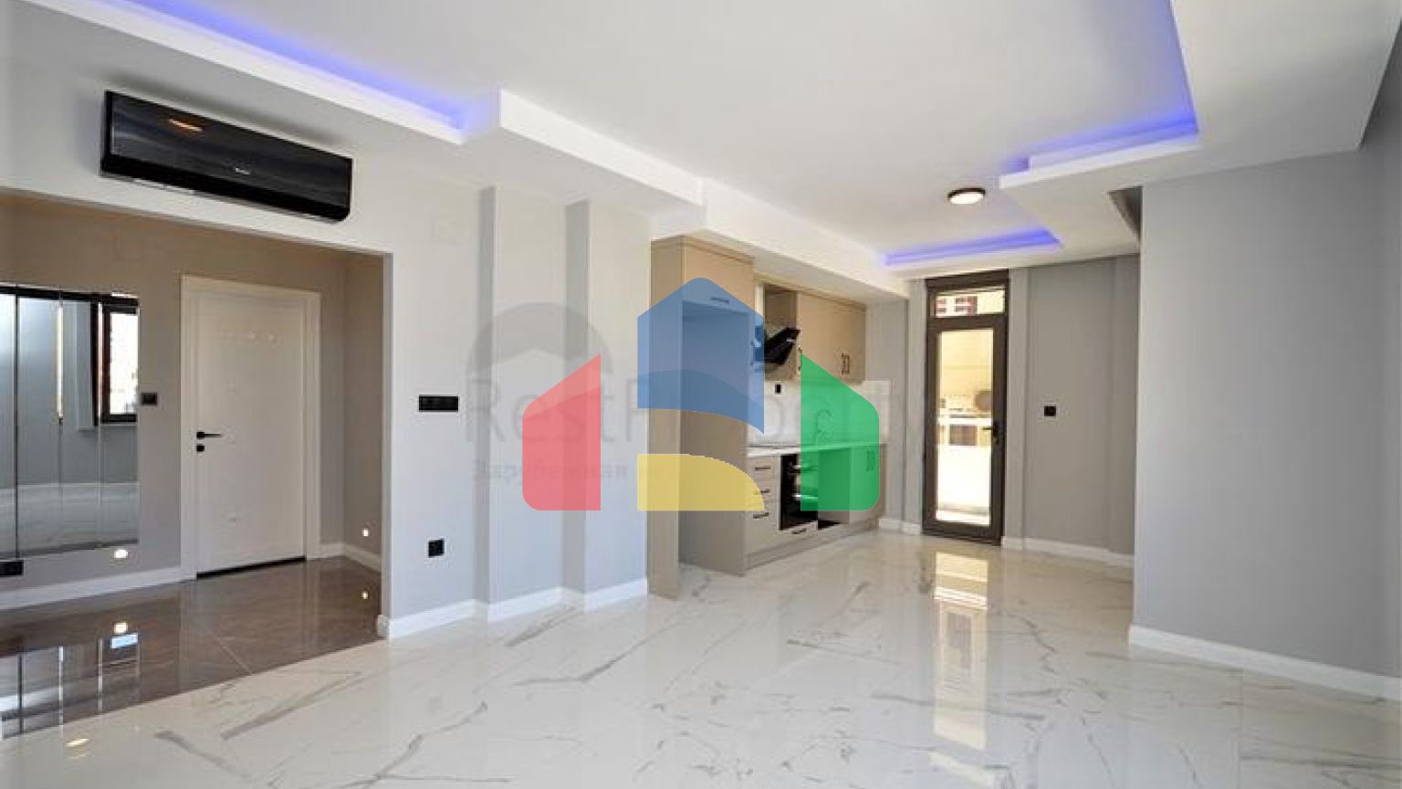 Представляет вам квартиру 1+1 в шаговой доступности к морю в районе Оба