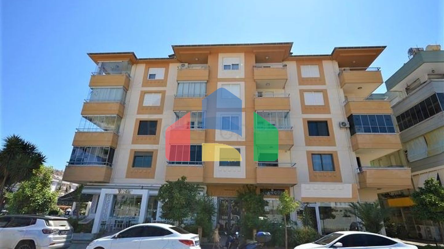 Представляет вам квартиру 1+1 в шаговой доступности к морю в районе Оба