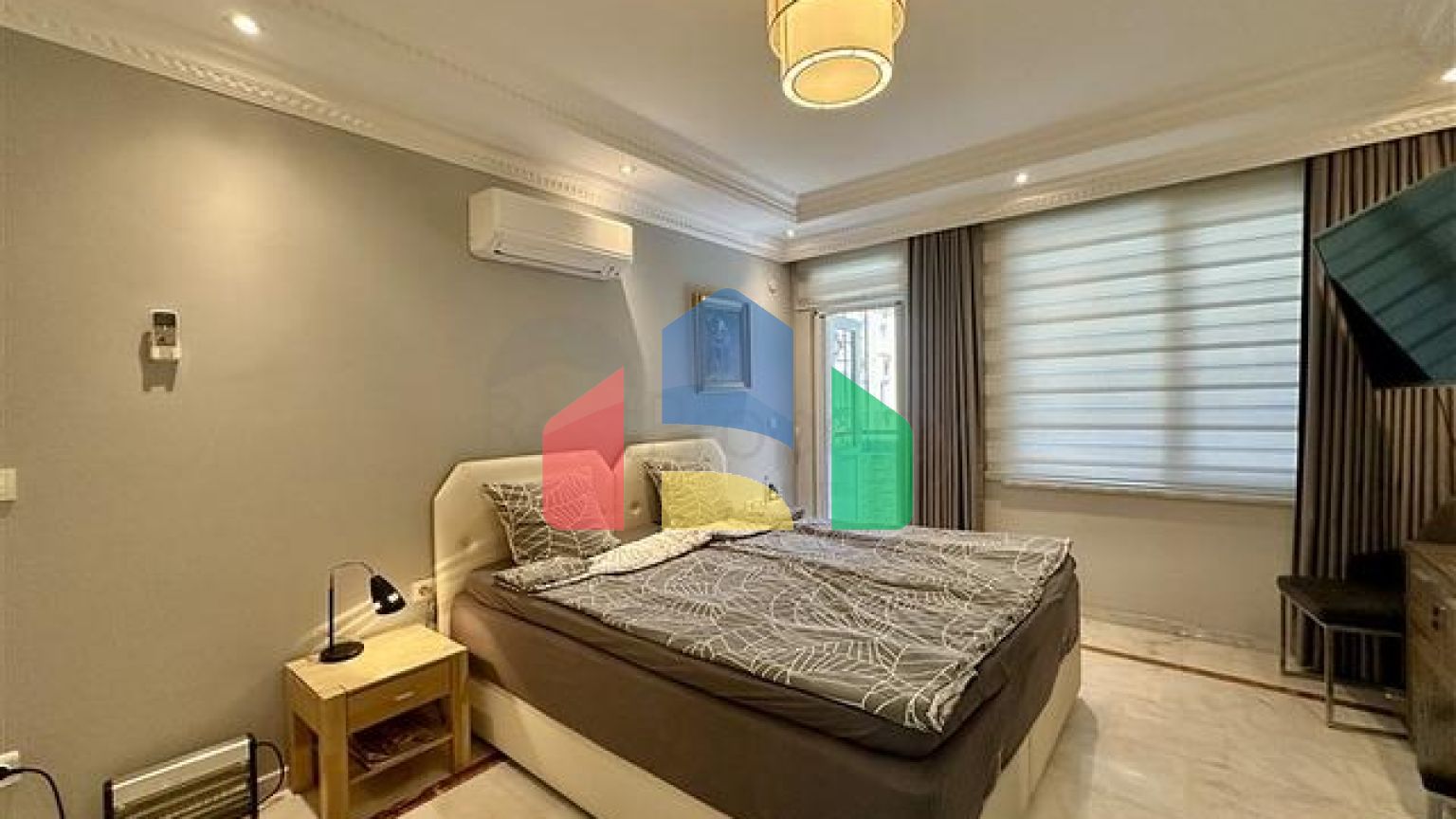 Затишна мебльована квартира в районі Оба - всього 400 метрів від моря