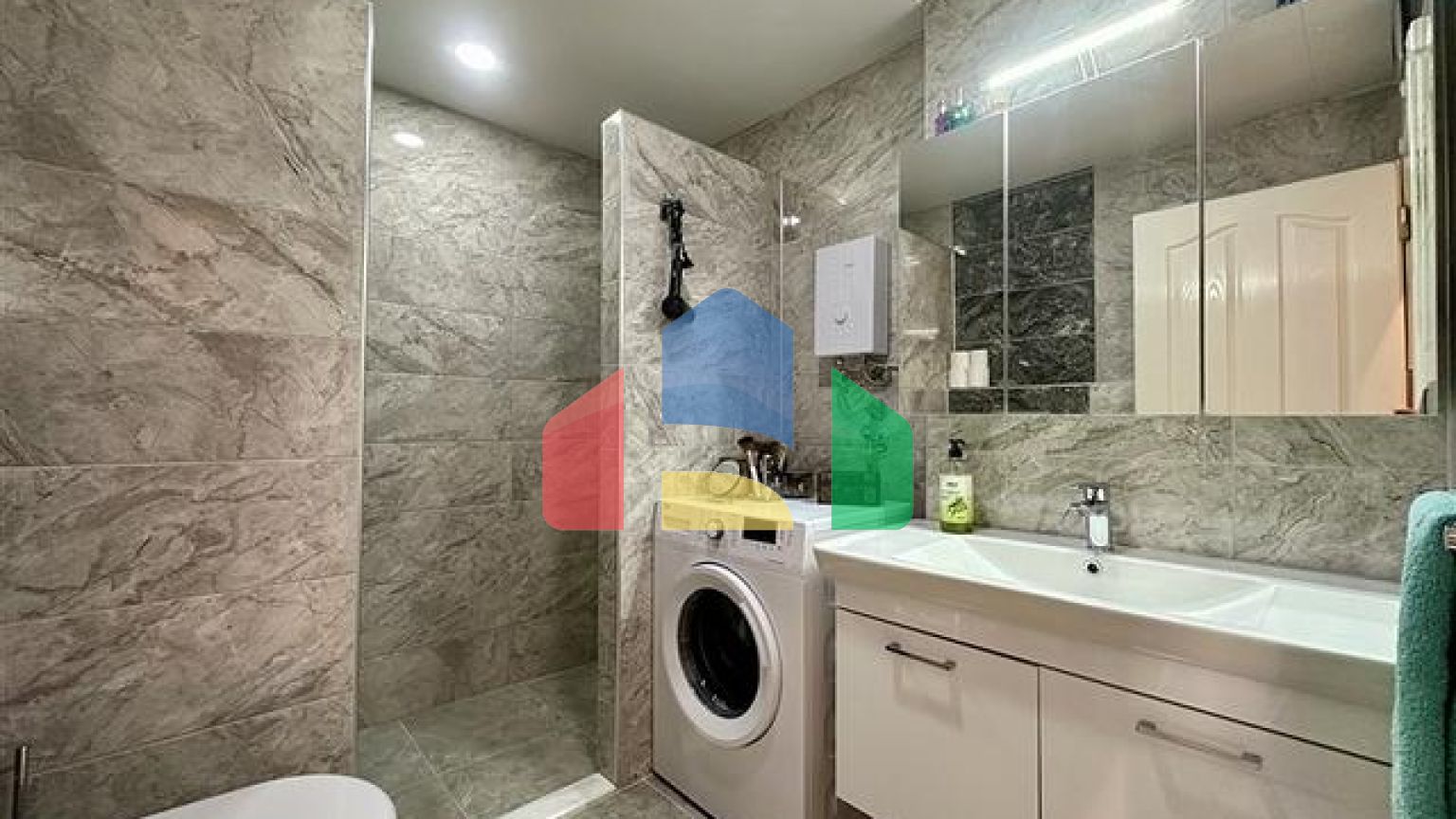 Затишна мебльована квартира в районі Оба - всього 400 метрів від моря