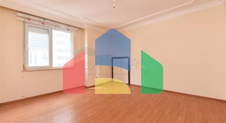 Простора квартира 4+1 на першій береговій лінії в районі Оба Простора квартира 4+1 на першій береговій лінії в районі Оба